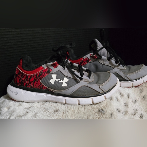 BOYS UNDER ARMOUR Micro G Velocity Running Shoes Size 4Y 4 Youth Gray, Red - Picture 4 of 13